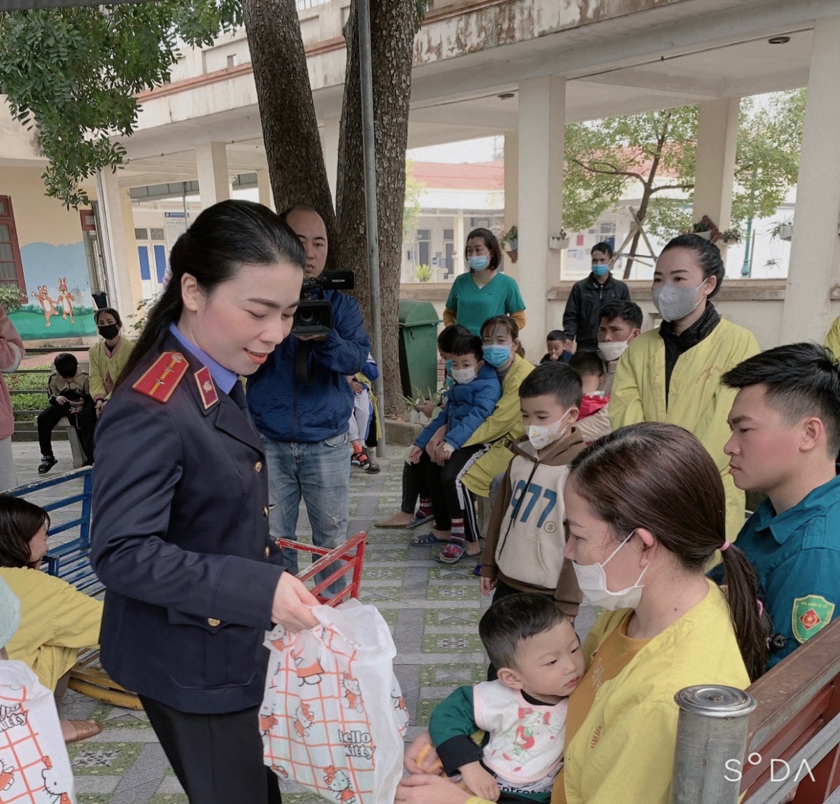 Chi đoàn VKSND huyện Quảng Xương tham gia hoạt động tháng thanh niên -
