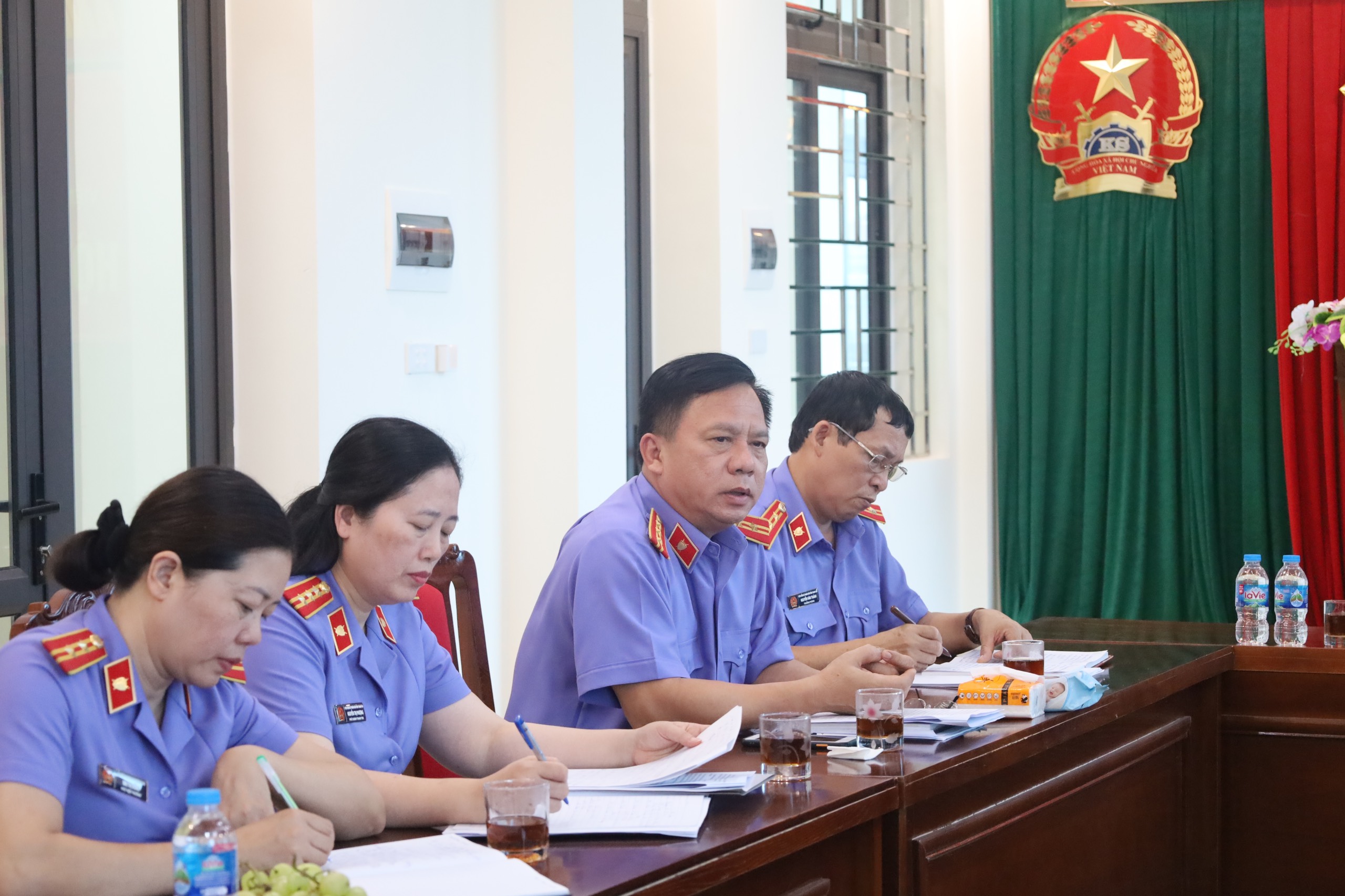 Đồng chí Trương Quang Hải, Trưởng phòng 9 VKSND tỉnh, thành viên Đoàn kiểm tra phát biểu tại buổi làm việc