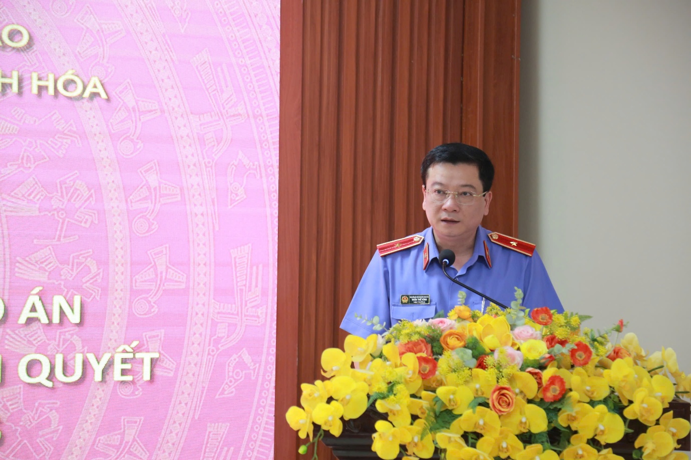 Đ/c Trần Thế Kính, Bí thư Đảng ủy, Viện trưởng VKSND tỉnh phát biểu khai mạc cuộc thi
