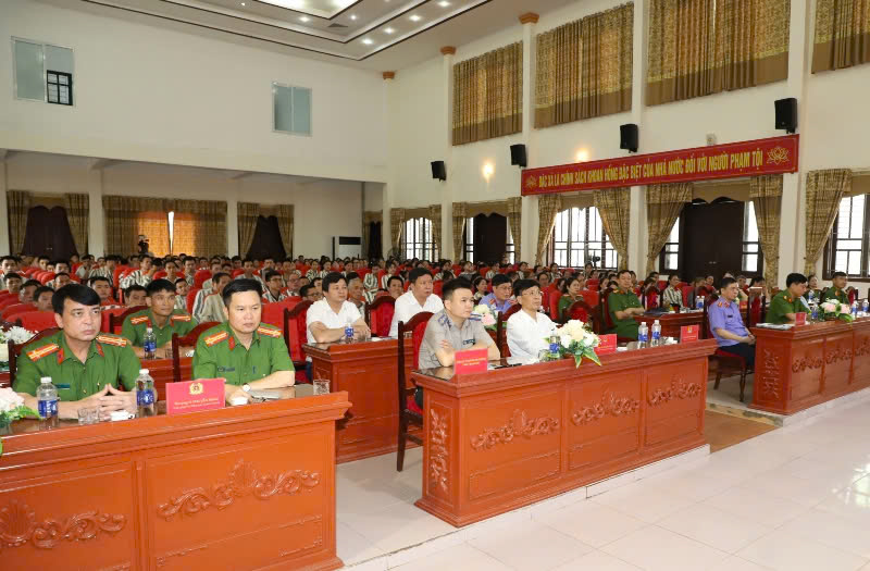 Ảnh: Toàn cảnh Lễ công bố Quyết định đặc xá năm 2025 của Chủ tich nước tại Trại giam Thanh Phong