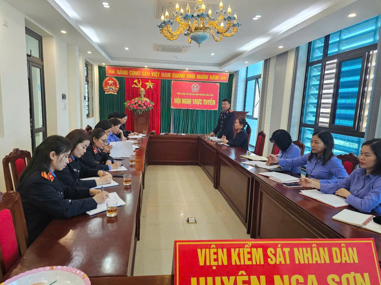 Đồng chí Mai Văn Chinh - Viện trưởng VKSND huyện Nga Sơn tiếp thu đánh giá của Đoàn kiểm tra
