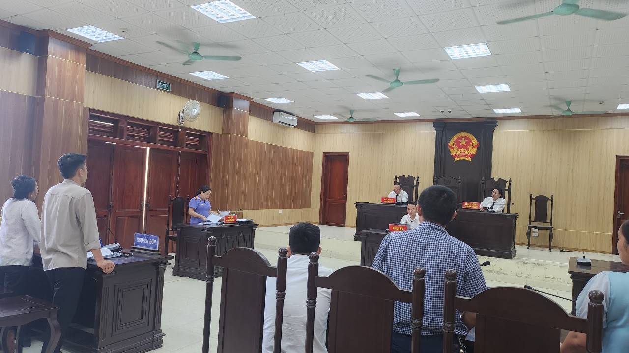 Kiểm sát viên tham gia phiên tòa bảo vệ kháng nghị
