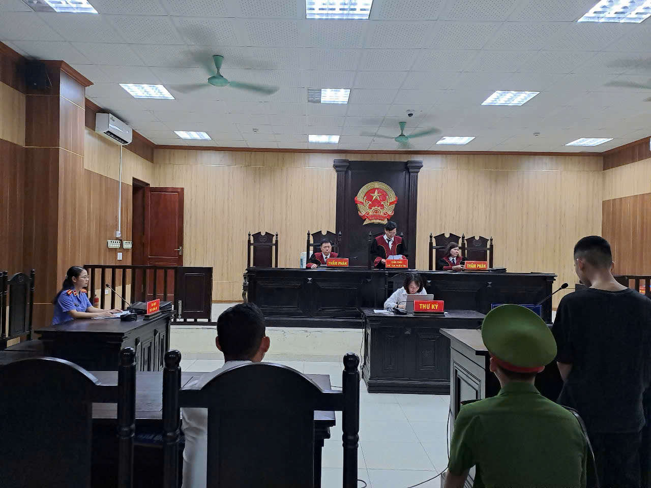 Toàn cảnh phiên tòa