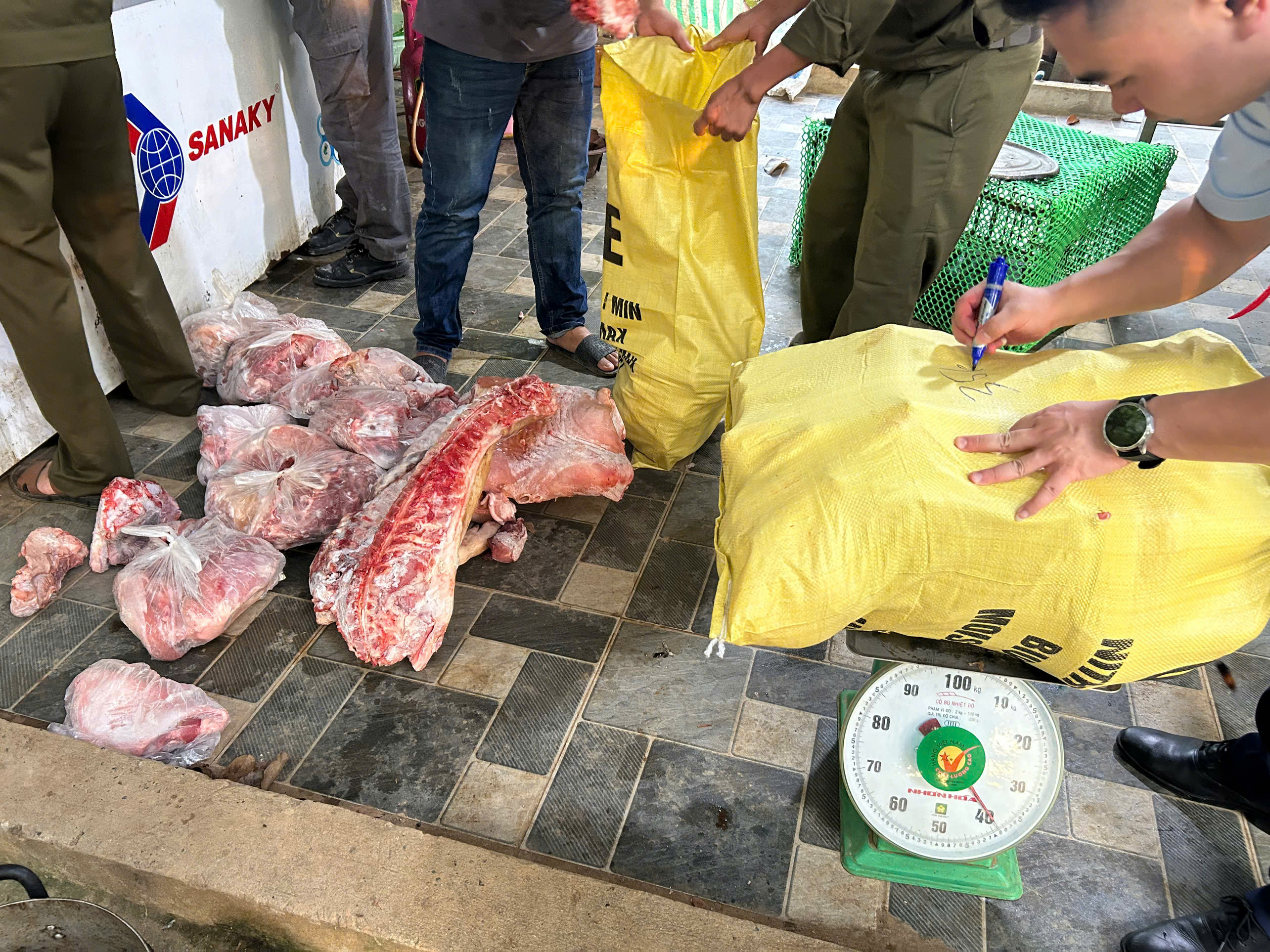 Ảnh: Thu giữ tang vật