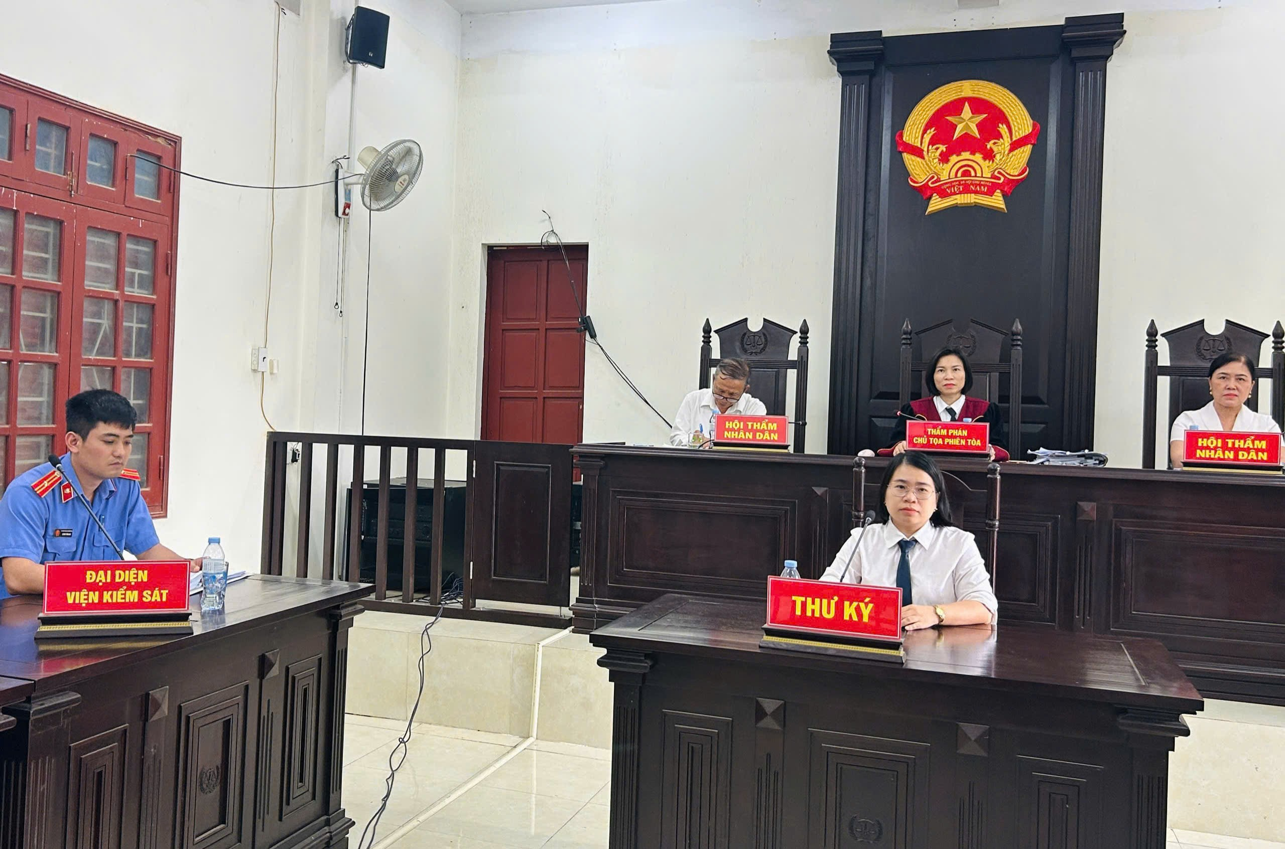 Ảnh: Một số hình ảnh tại Điểm cầu trung tâm TAND khu vực 12