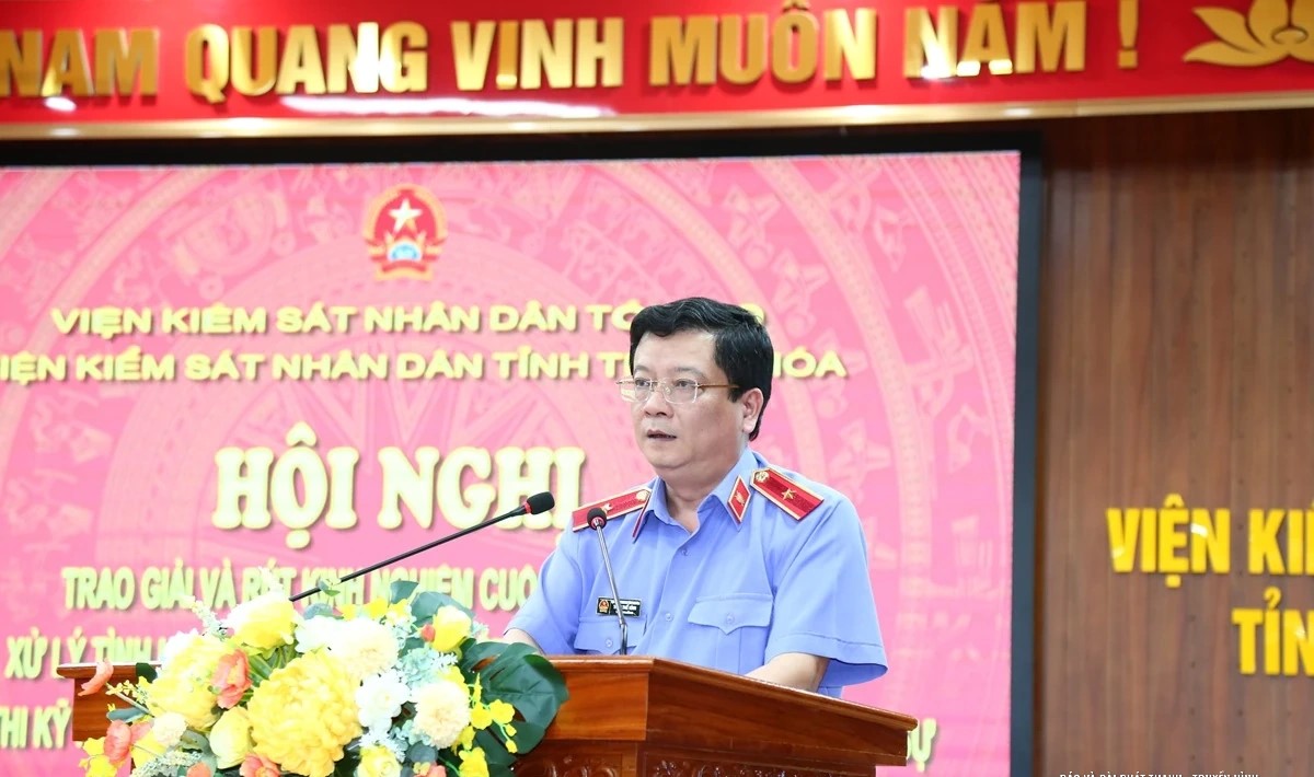 Đ/c Trần Thế Kính, Viện trưởng VKSND tỉnh phát biểu tại Hội nghị