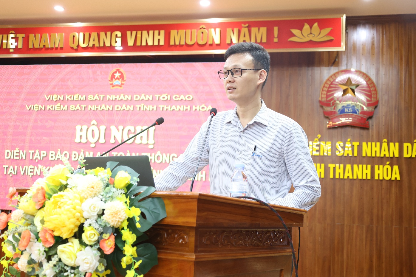 Ảnh: Báo cáo viên VNPT Thanh Hóa trình bày các chuyên đề tại buổi diễn tập