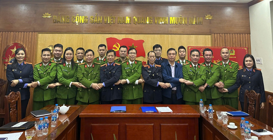 Ảnh: Toàn cảnh Hội nghị ký Quy chế phối hợp của VKSND khu vực 3 - Thanh Hoá với 13 đơn vị Công an xã