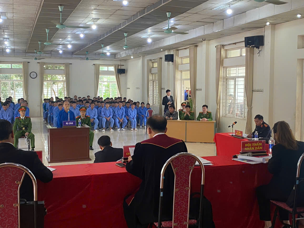 Ảnh: Toàn cảnh phiên tòa xét xử lưu động