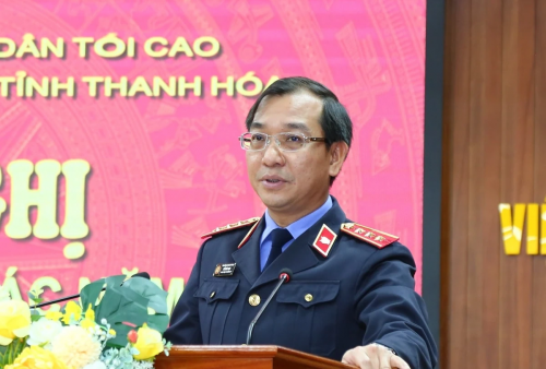 Đồng chí Hồ Đức Anh, Phó Bí thư Thường trực Đảng ủy, Phó Viện trưởng VKSND tối cao  phát biểu giao nhiệm vụ.