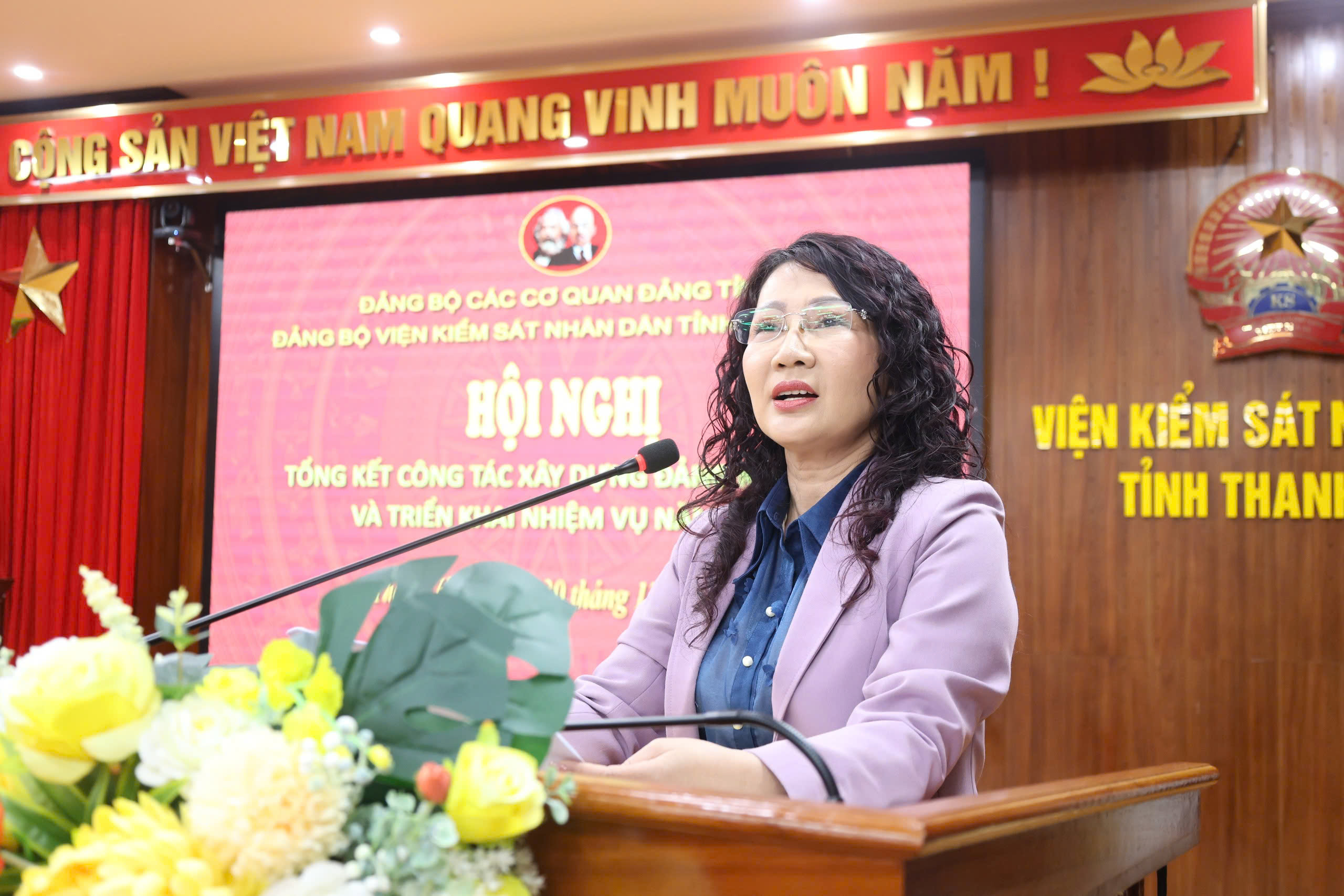 Đồng chí Đinh Thị Thanh Hà, Phó Bí thư Đảng uỷ các cơ quan Đảng tỉnh phát biểu chỉ đạo Hội nghị.