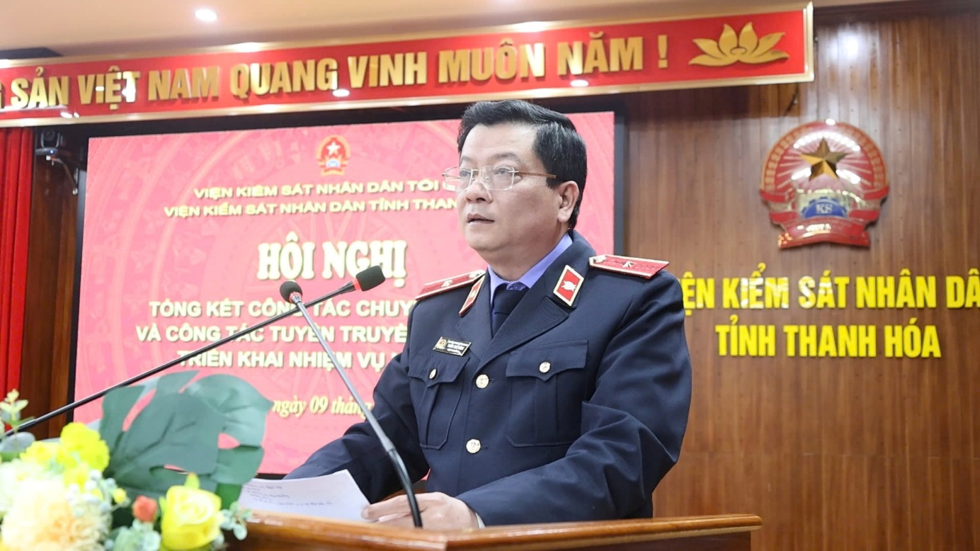 Ảnh: Đồng chí Trần Thế Kính, Tỉnh ủy viên, Bí thư Đảng ủy,  Viện trưởng VKSND tỉnh phát biểu tại Hội nghị