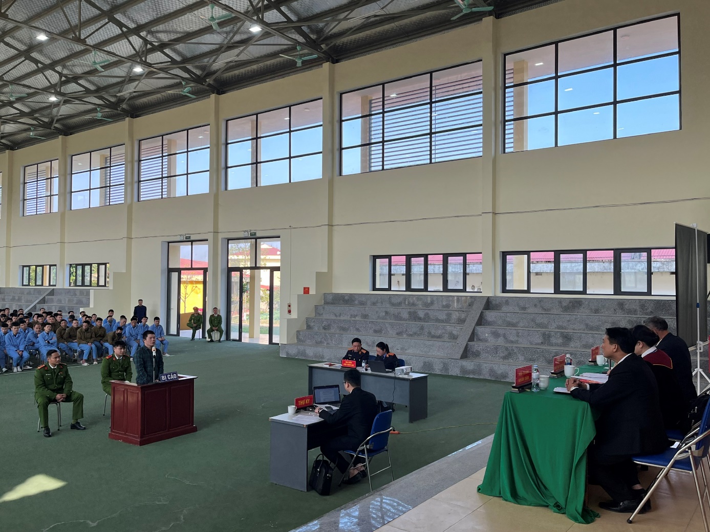 Ảnh: Phiên tòa xét xử bị cáo Hoàng Đình Hai về tội “Tàng trữ trái phép chất ma túy”