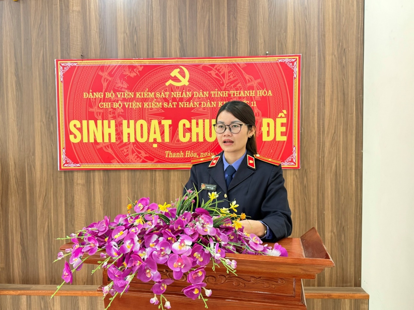 Ảnh: Đảng viên Chi bộ phát biểu tham luận tại Hội nghị sinh hoạt chuyên đề