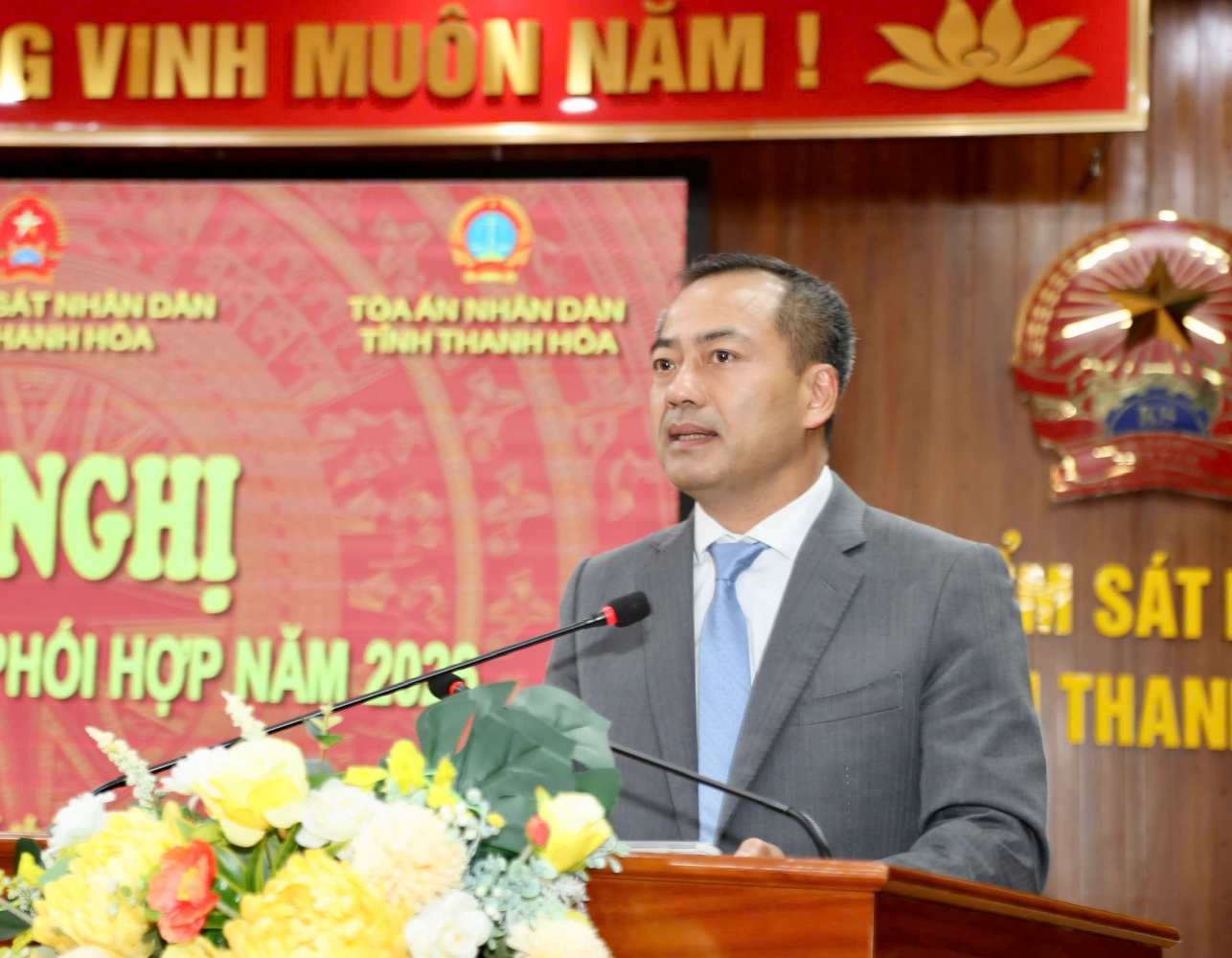 Ảnh: Đồng chí Đỗ Thế Bình, Tỉnh ủy viên, Chánh án TAND tỉnh Thanh Hóa phát biểu tại Hội nghị