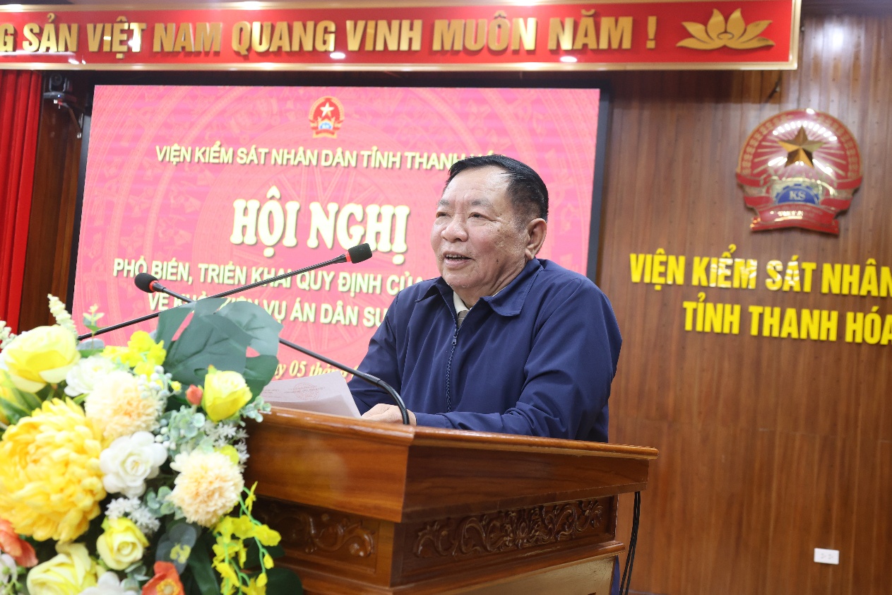 Ảnh: Đại diện Hội Bảo vệ người tiêu dùng  phát biểu thảo luận tại Hội nghị