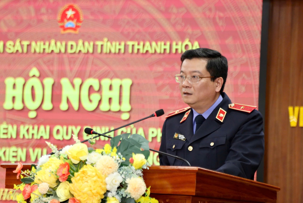 Ảnh: Đồng chí Trần Thế Kính, Viện trưởng VKSND tỉnh Thanh Hóa  phát biểu tại Hội nghị