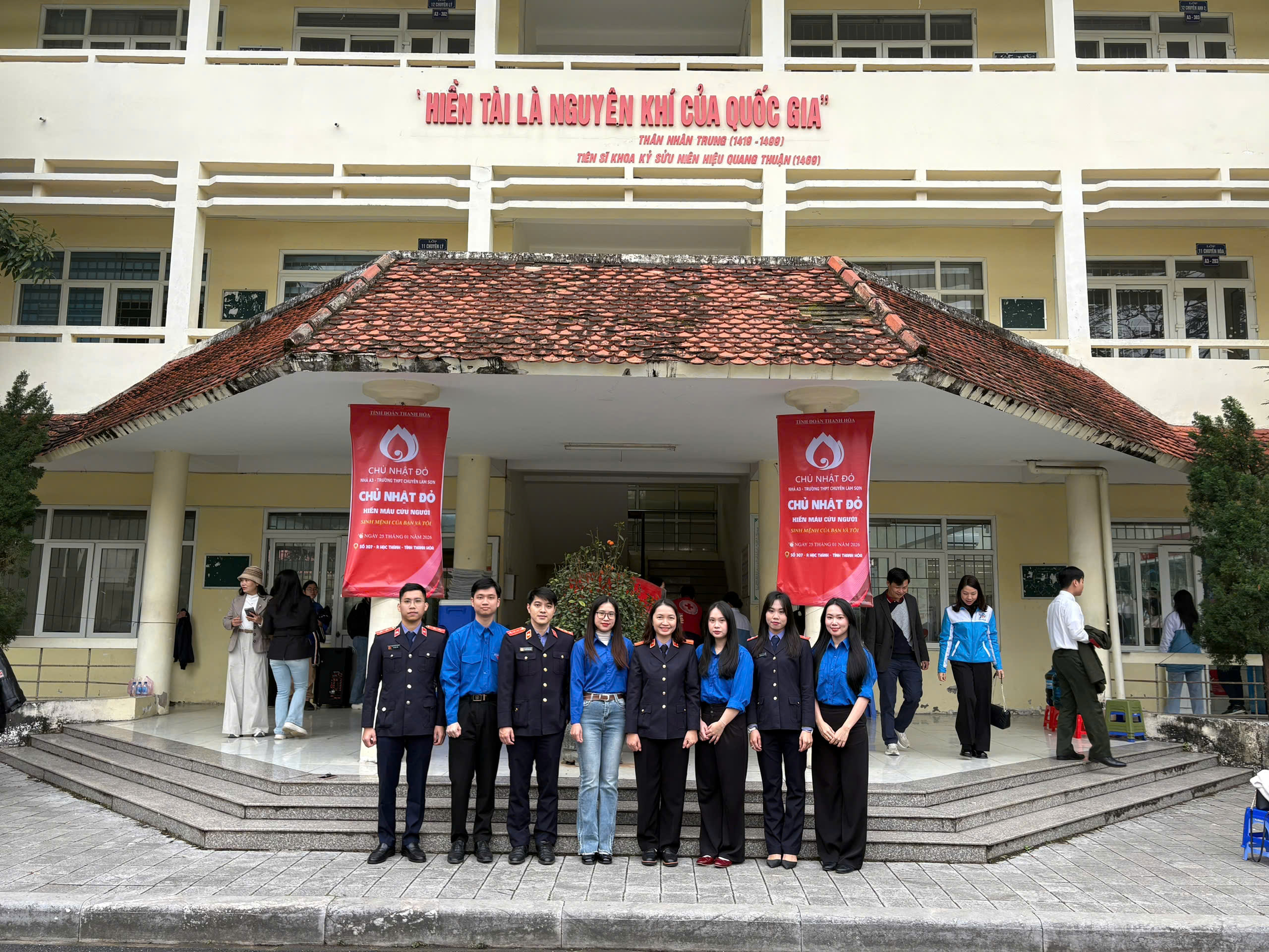 Ảnh: Đoàn viên thanh niên VKSND tỉnh Thanh Hóa tham gia Ngày hội hiến máu tình nguyện “Chủ nhật đỏ”