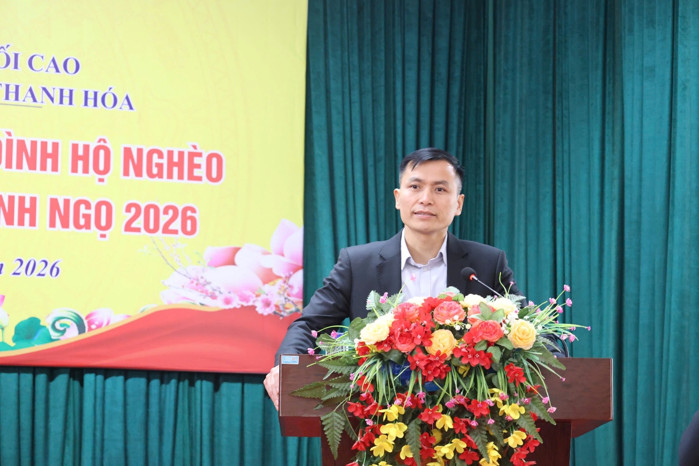 Ảnh: Đồng chí Nguyễn Văn Tâm, Bí thư Đảng uỷ xã, Chủ tịch HĐND xã Quý Lương phát biểu cảm ơn