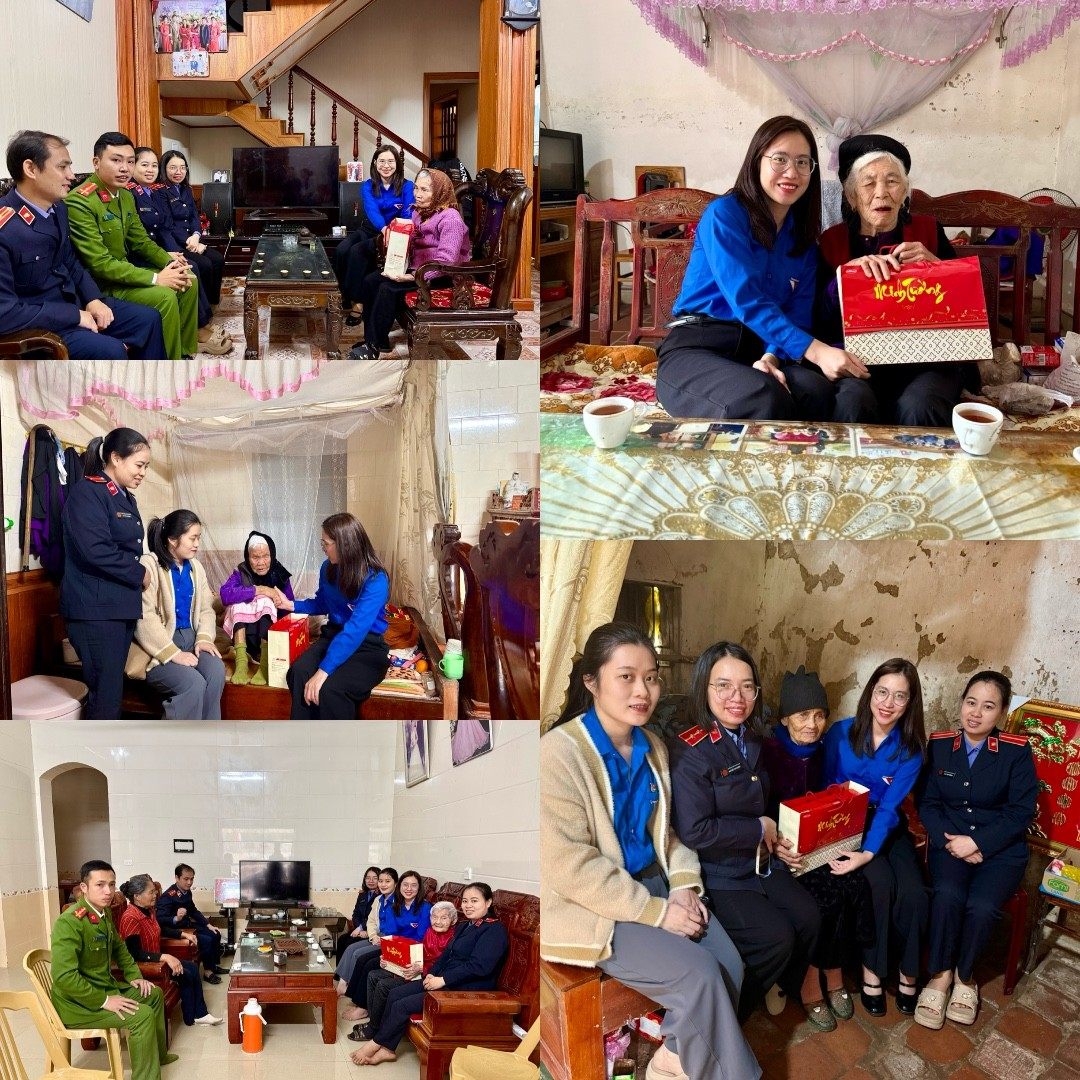 Ảnh: Đoàn viên thăm hỏi, tặng quà Bà mẹ Việt Nam anh hùng trên địa bàn