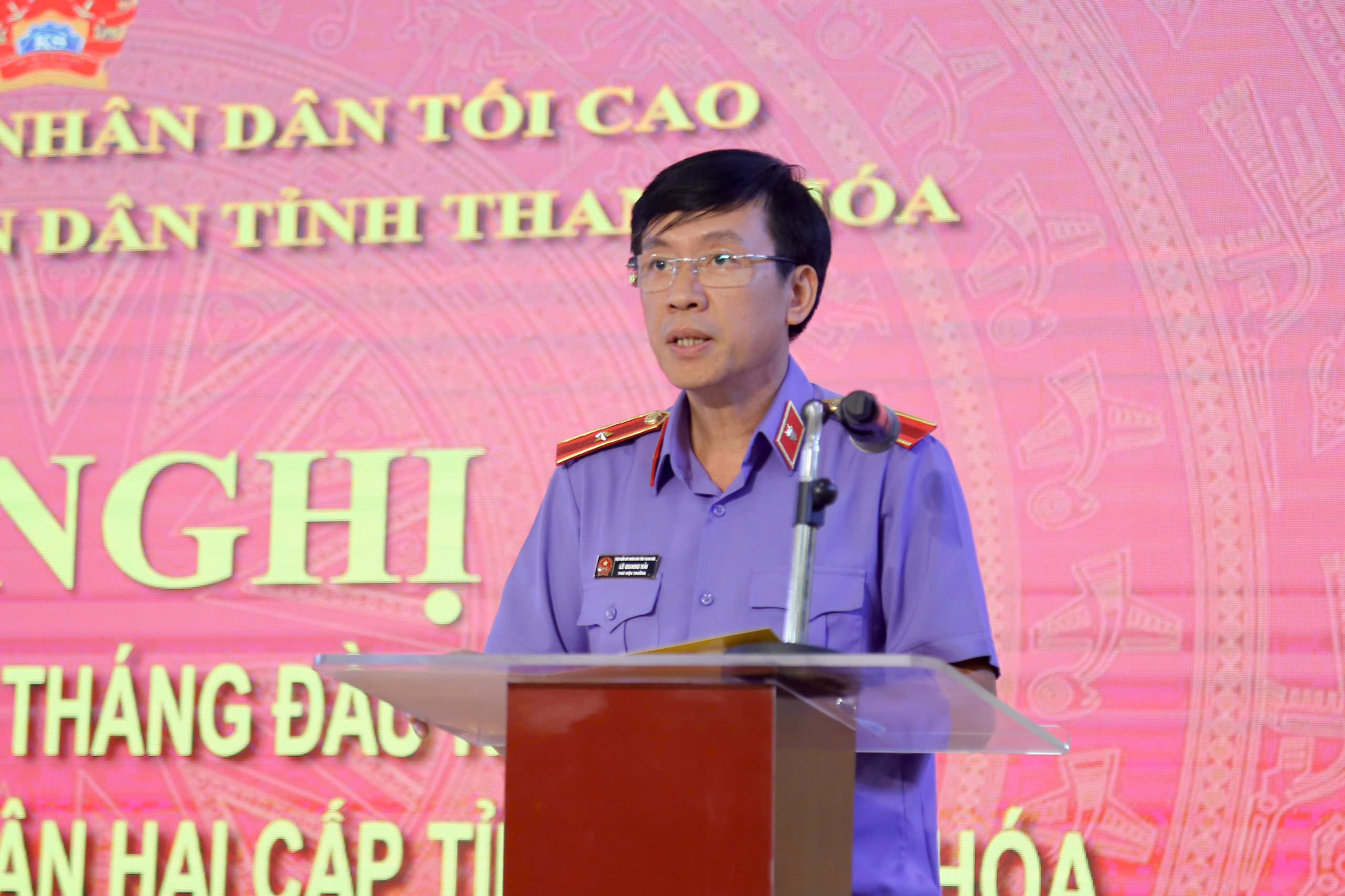 Ảnh: Đồng chí Lê Quang Hải, Phó Viện trưởng VKSND tỉnh giải đáp khó khăn, vướng mắc và chỉ đạo các khâu công tác phụ trách