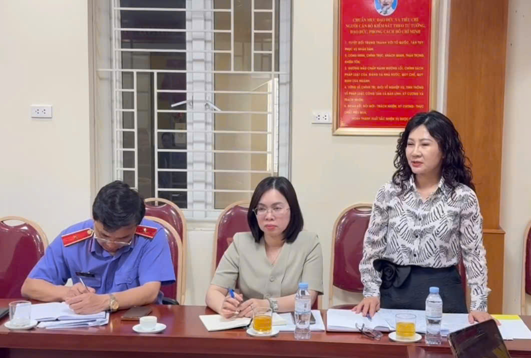Ảnh: Đ/c Đinh Thị Thanh Hà - Phó Bí thư Đảng ủy các cơ quan Đảng tỉnh phát biểu chỉ đạo