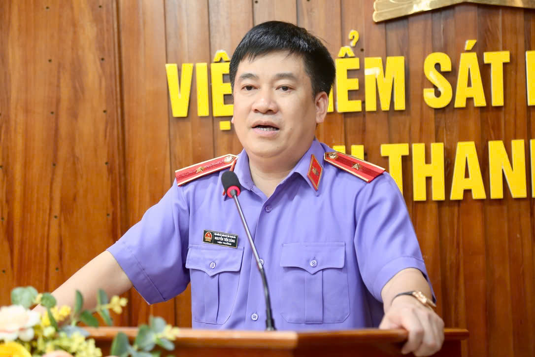 Đồng chí Nguyễn Tiến Dũng, Bí thư Đảng uỷ, Viện trưởng VKSND tỉnh phát biểu chỉ đạo tại Hội nghị