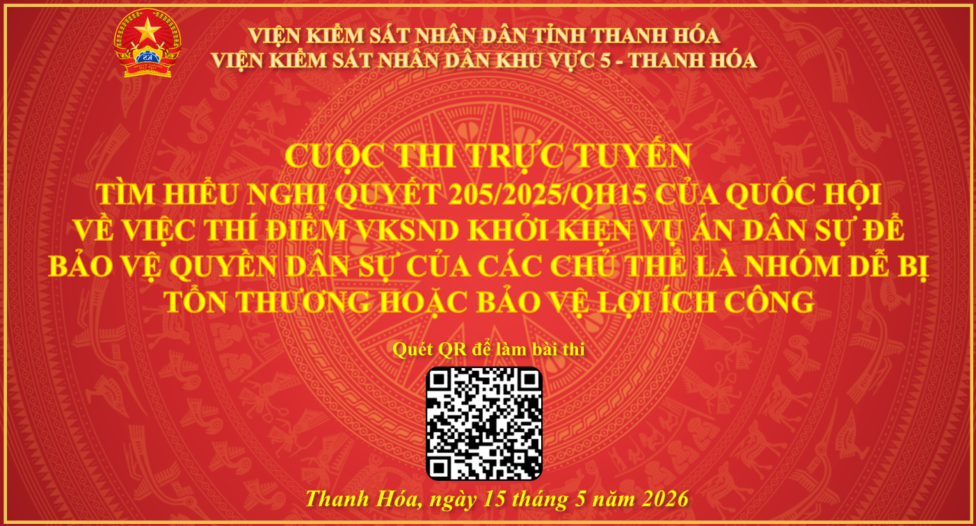 Ảnh: Các thí sinh quét mã QR để tham gia cuộc thi