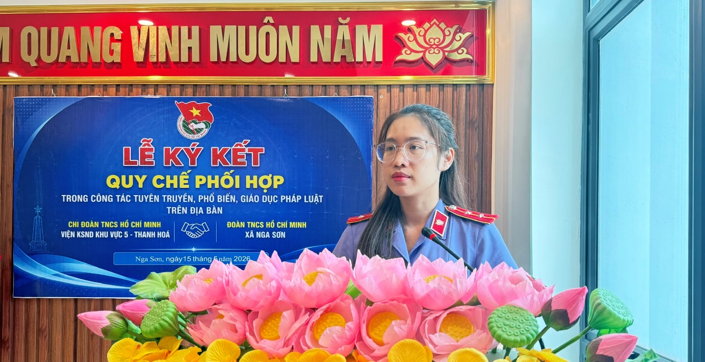 Đ/c Trần Thị Hường- Bí thư Chi đoàn phát biểu tại buổi Lễ