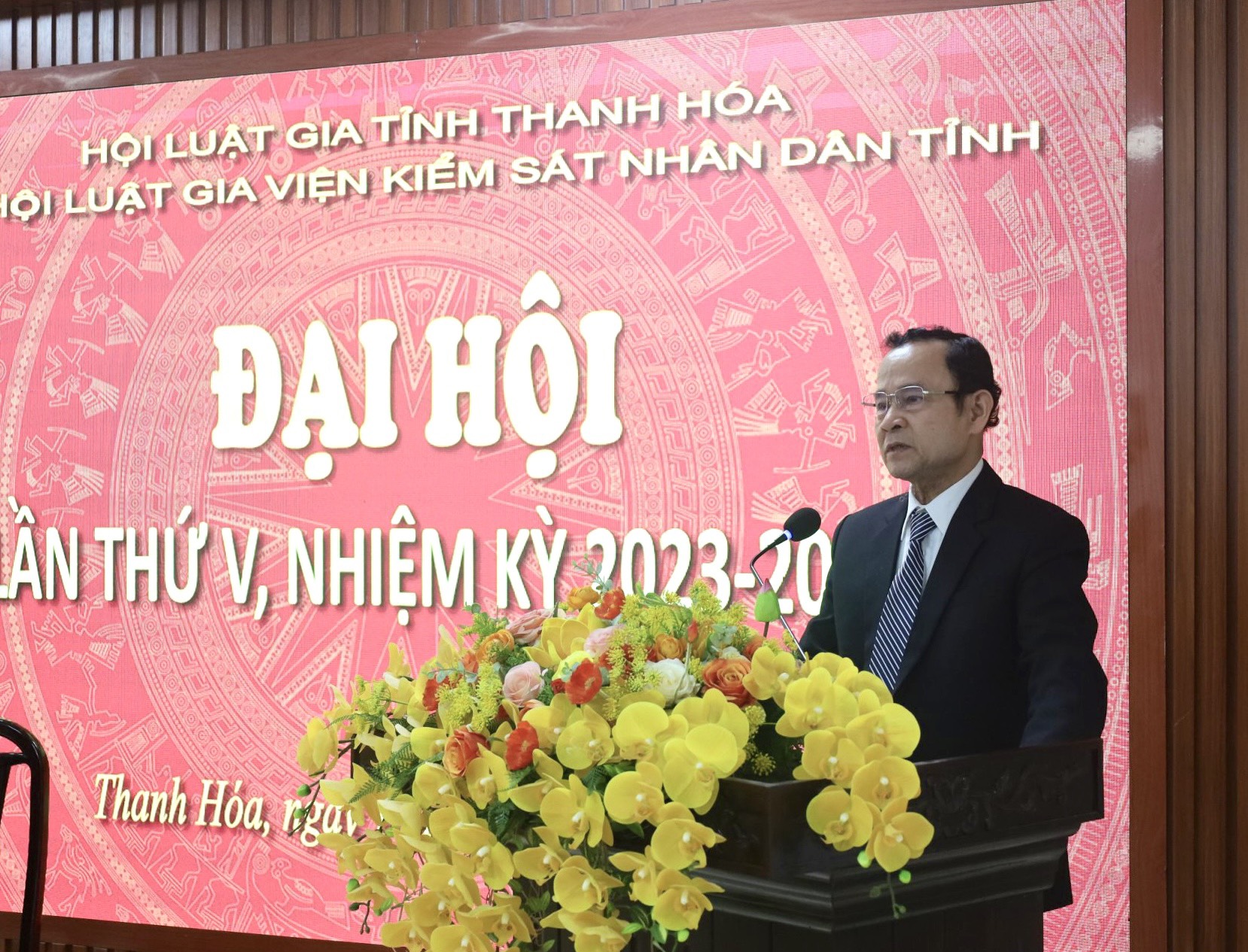 Đồng chí Lê Đình Ty, Phó Chủ tịch Hội Luật gia tỉnh Thanh Hóa phát biểu chỉ đạo Đại hội