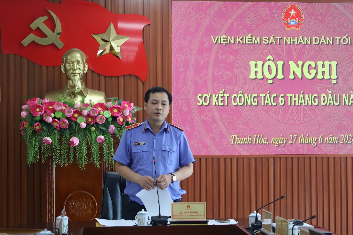 Đồng chí Lê Văn Đông, Tỉnh ủy viên, Bí thư Đảng ủy, Bí thư BCS đảng, Viện trưởng VKSND tỉnh phát biểu chỉ đạo hội nghị