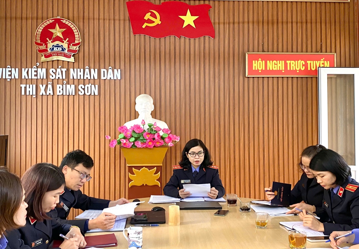 Ảnh: Đồng chí Trần Thị Hương Thảo, Viện trưởng VKSND thị xã Bỉm sơn phát biểu chỉ đạo hội nghị
