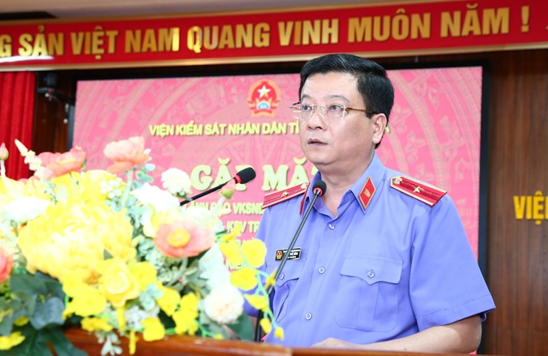 Đồng chí Trần Thế Kính, Bí thư Đảng ủy, Viện trưởng VKSND tỉnh Thanh Hóa phát biểu tại Buổi gặp mặt cán bộ hưu trí