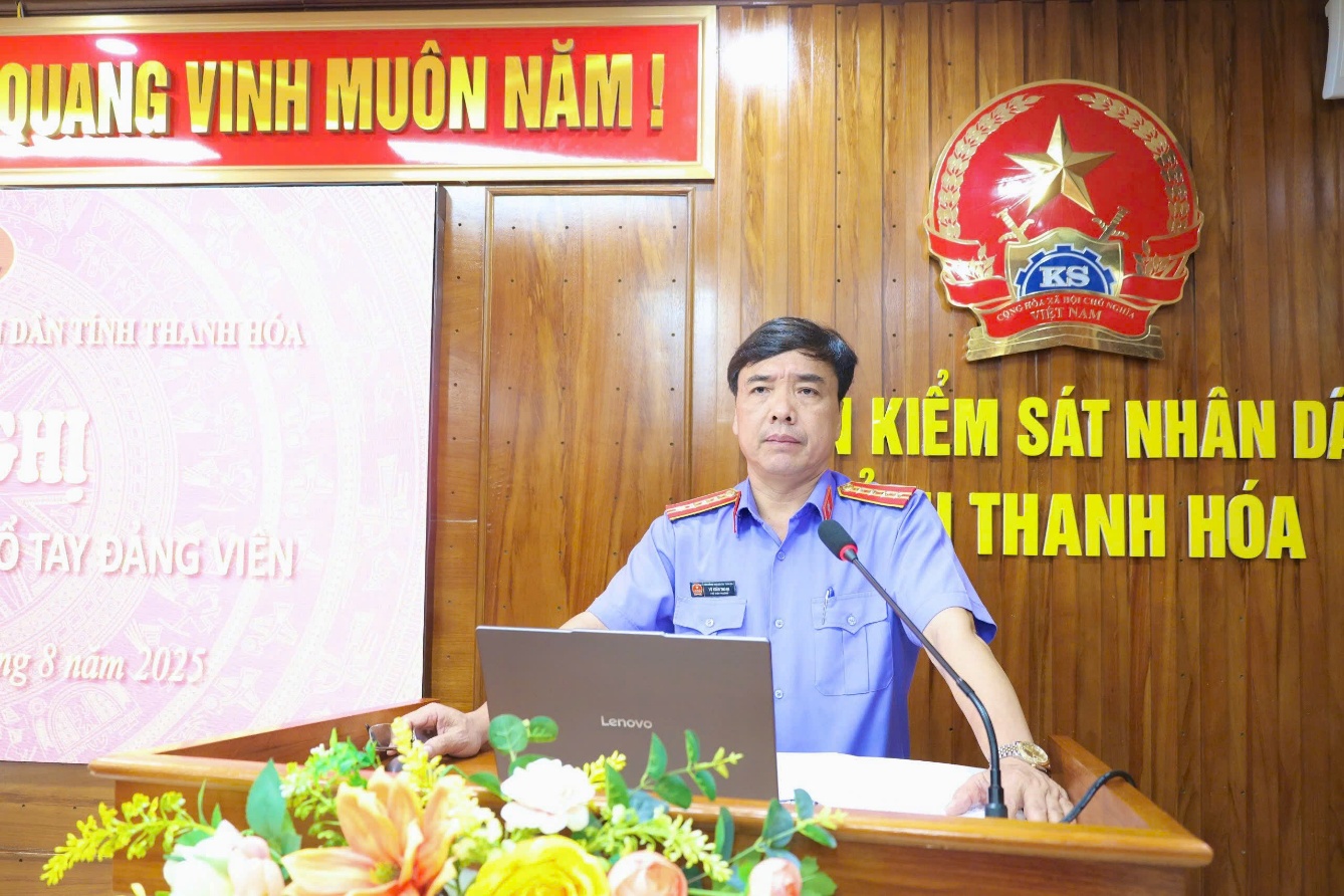 Đồng chí Vũ Xuân Thoan, Phó Bí thư Đảng ủy, phó Viện trưởng VKSND tỉnh phát biểu chỉ đạo Hội nghị