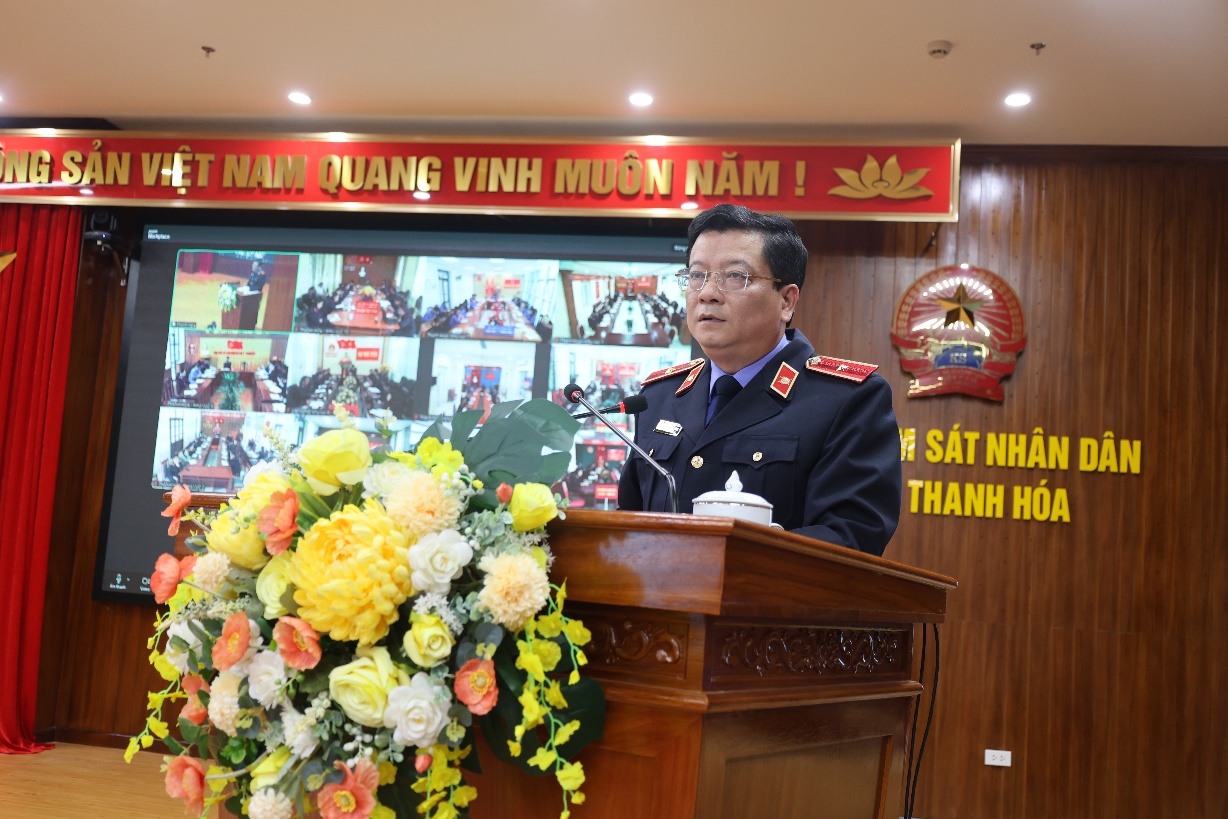 Ảnh: Đồng chí Trần Thế Kính, Tỉnh ủy viên, Bí thư Đảng ủy, Viện trưởng VKSND tỉnh phát biểu tại Hội nghị