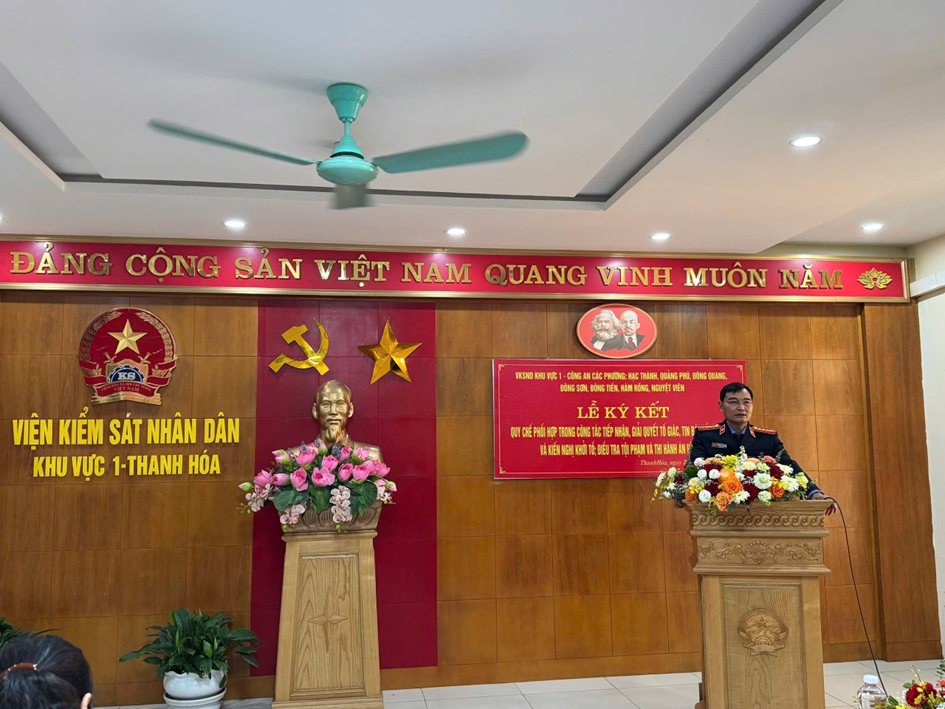 Ảnh: Đồng chí Nguyễn Đức Thanh, Phó Viện trưởng VKSND tỉnh Thanh Hoá dự và chỉ đạo tại Buổi lễ ký Quy chế phối hợp tại VKSND khu vực 1 - Thanh Hoá