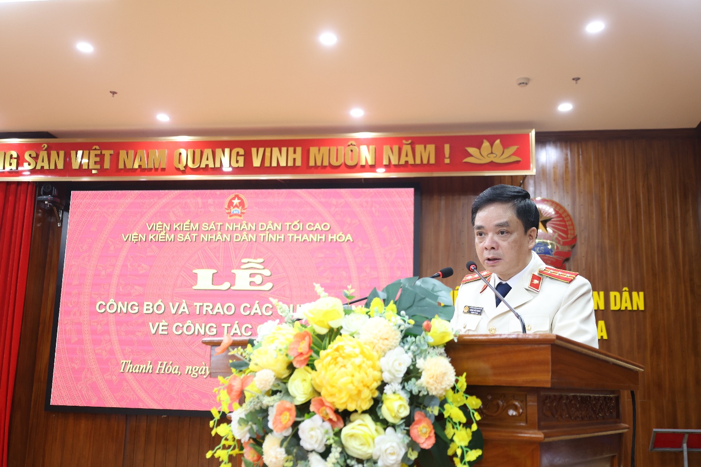 Ảnh: Đồng chí Hoàng Việt Quang, tân Trưởng Phòng 7 phát biểu nhận nhiệm vụ tại buổi lễ